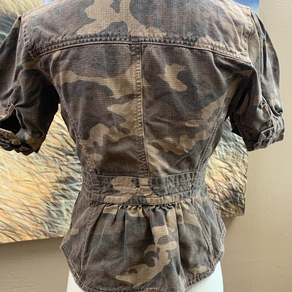 Nick and Mo SZ MD girls camouflage ruffle top - Picture 6 of 14